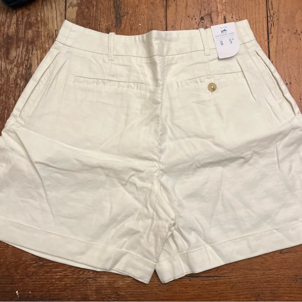 Southern Tide “Jacey Twill” Shorts in Sand White - Picture 10 of 10